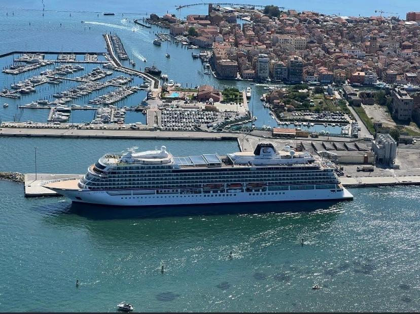 Casa Manuela Non Turisti Ma Ospiti Leilighet Chioggia Eksteriør bilde