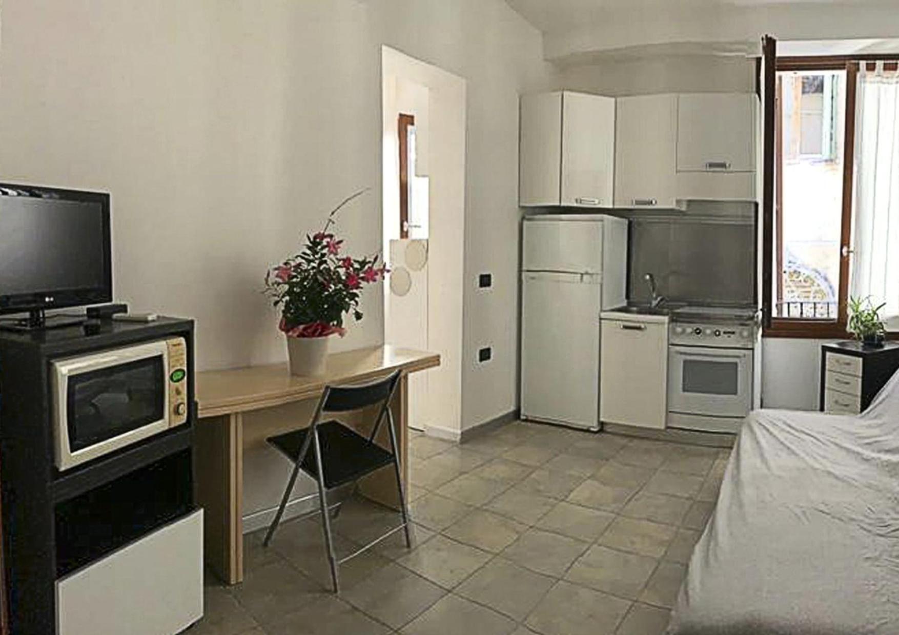 Casa Manuela Non Turisti Ma Ospiti Leilighet Chioggia Eksteriør bilde